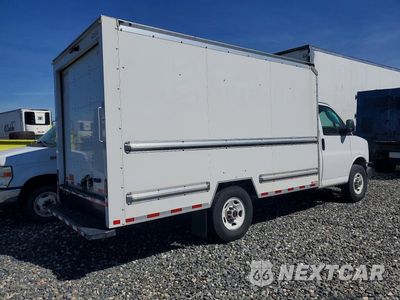 Trzecie zdjęcie samochodu z tyłu: 2024 GMC SAVANA CUT - BOX TRUCK VIN:1GD07RFP7R1215902 - miniatura