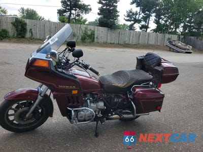 Trzecie zdjęcie samochodu z tyłu: 1983 HONDA GL1100 I VIN:1HFSC0216DA330950 - miniatura
