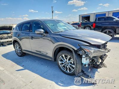Czwarte zdjęcie samochodu z boku: 2019 MAZDA CX-5 SIGNATURE VIN:JM3KFBEYXK0580952 - miniatura