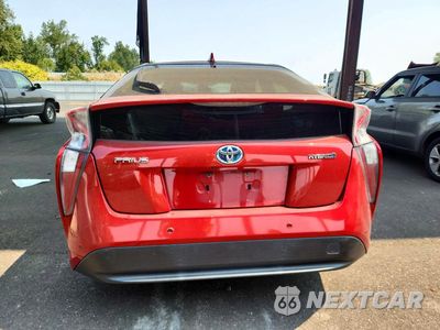 Zdjęcie 6 z 13 samochodu: 2017 TOYOTA PRIUS THREE VIN:JTDKARFU4H3537176 - miniatura