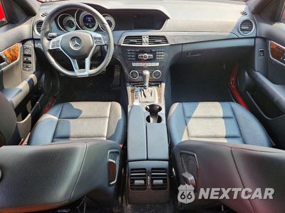 Zdjęcie 8 z 13 samochodu: 2014 MERCEDES-BENZ C 250 VIN:WDDGF4HB8EG255669 - miniatura