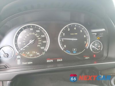 Zdjęcie 9 z 13 samochodu: 2017 BMW X5 XDR40E VIN:5UXKT0C50H0S80567 - miniatura