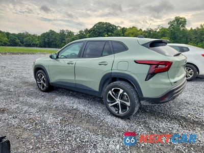 Drugie zdjęcie samochodu z przodu: 2024 CHEVROLET TRAX 1RS VIN:KL77LGE27RC090698 - miniatura
