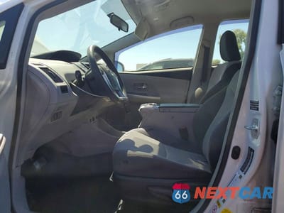 Zdjęcie 7 z 12 samochodu: 2015 TOYOTA PRIUS V TWO VIN:JTDZN3EU4FJ039358 - miniatura