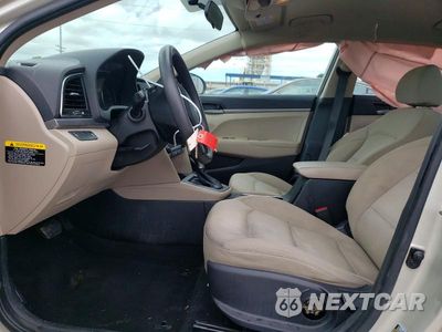 Zdjęcie 7 z 12 samochodu: 2017 HYUNDAI ELANTRA SE VIN:5NPD74LF1HH153456 - miniatura