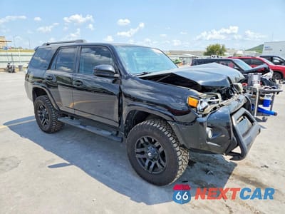 Czwarte zdjęcie samochodu z boku: 2017 TOYOTA 4RUNNER SR5 VIN:JTEBU5JR9H5450201 - miniatura