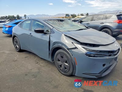 Czwarte zdjęcie samochodu z boku: 2024 TOYOTA PRIUS LE VIN:JTDACAAUXR3025714 - miniatura