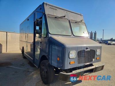 Czwarte zdjęcie samochodu z boku: 2020 FREIGHTLINER MT45 CHASS - DELIVERY TRUCK VIN:4UZAC2EA6LCMK0112 - miniatura