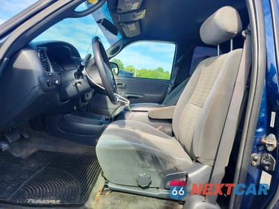 Zdjęcie 7 z 12 samochodu: 2004 TOYOTA TUNDRA SR5 VIN:5TBBT44184S454518 - miniatura