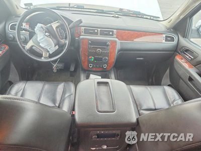 Zdjęcie 8 z 13 samochodu: 2014 CHEVROLET TAHOE K1500 LT VIN:1GNSKBE0XER145094 - miniatura