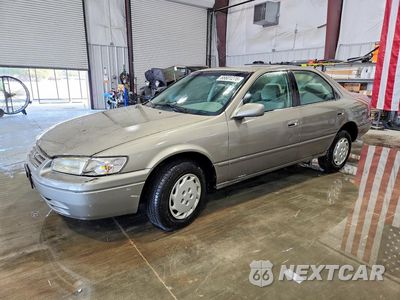 1997 TOYOTA CAMRY LE 4T1BG22K0VU177903 - główne zdjęcie licytacji z USA - miniatura