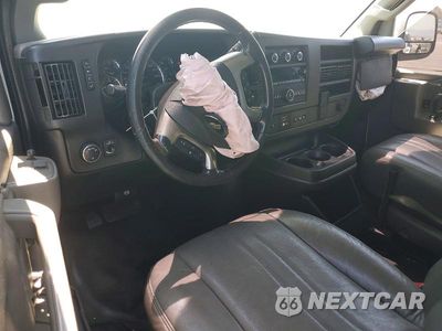 Zdjęcie 8 z 13 samochodu: 2018 CHEVROLET EXPRESS G2500 VIN:1GCWGAFG3J1339055 - miniatura