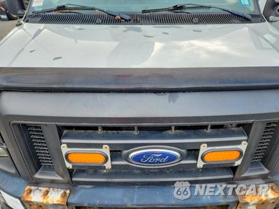 Zdjęcie 12 z 13 samochodu: 2011 FORD E350 VAN WITH BUCKET LIFT VIN:1FTSE3ES5BDB26100 - miniatura