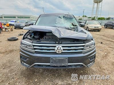 Piąte zdjęcie samochodu w środku: 2018 VOLKSWAGEN TIGUAN SEL PREMIUM VIN:3VV4B7AX2JM211412 - miniatura