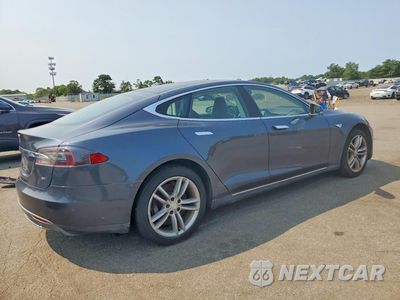 Trzecie zdjęcie samochodu z tyłu: 2014 TESLA MODEL S VIN:5YJSA1H18EFP51851 - miniatura