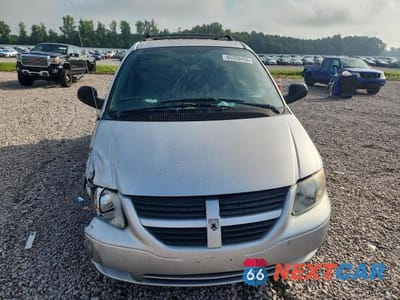 Piąte zdjęcie samochodu w środku: 2005 DODGE CARAVAN SXT VIN:1D4GP45R95B140815 - miniatura
