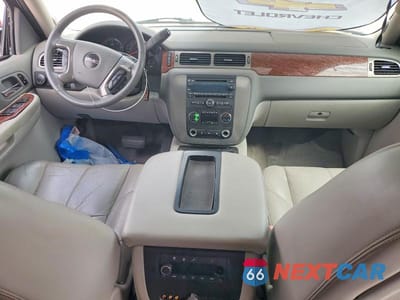 Zdjęcie 8 z 13 samochodu: 2008 GMC YUKON VIN:1GKFK13008J141912 - miniatura