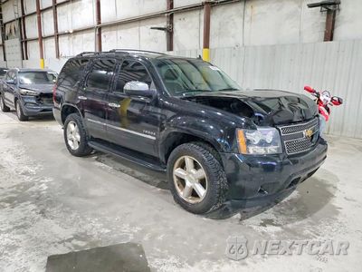 Czwarte zdjęcie samochodu z boku: 2013 CHEVROLET TAHOE K1500 LTZ VIN:1GNSKCE02DR230273 - miniatura