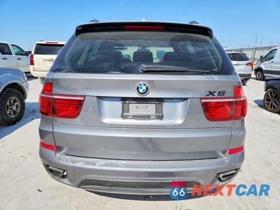 Zdjęcie 6 z 13 samochodu: 2013 BMW X5 XDRIVE50I VIN:5UXZV8C51D0C16672 - miniatura
