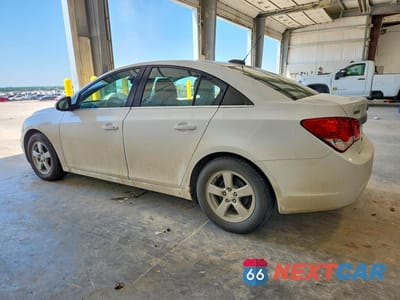 Drugie zdjęcie samochodu z przodu: 2015 CHEVROLET CRUZE LT VIN:1G1PC5SB4F7183364 - miniatura