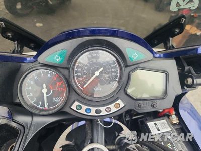 Zdjęcie 7 z 8 samochodu: 2005 YAMAHA FJR1300 VIN:JYARP07E95A003819 - miniatura