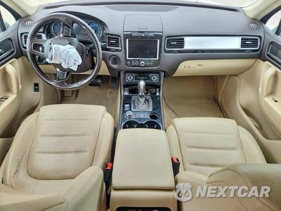 Zdjęcie 8 z 13 samochodu: 2011 VOLKSWAGEN TOUAREG V6 VIN:WVGFF9BP0BD004872 - miniatura