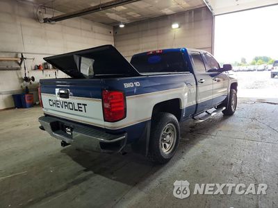 Trzecie zdjęcie samochodu z tyłu: 2018 CHEVROLET SILVERADO K1500 LT VIN:1GCVKREC2JZ248075 - miniatura
