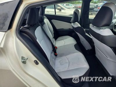 Zdjęcie 10 z 13 samochodu: 2016 TOYOTA PRIUS TWO VIN:JTDKBRFU2G3509355 - miniatura