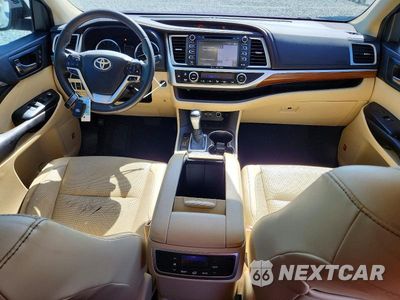 Zdjęcie 8 z 13 samochodu: 2019 TOYOTA HIGHLANDER LIMITED VIN:5TDYZRFH2KS351180 - miniatura
