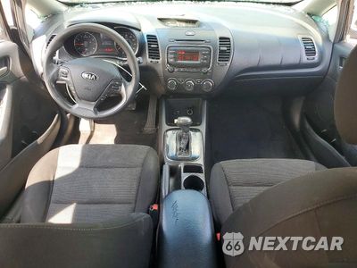 Zdjęcie 8 z 12 samochodu: 2017 KIA FORTE LX VIN:3KPFK4A75HE058079 - miniatura