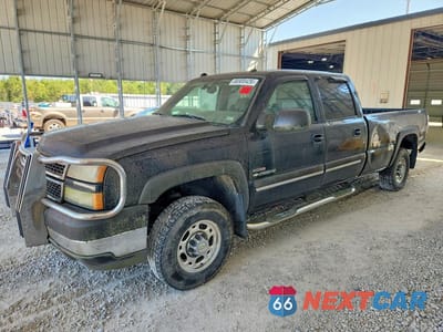 2005 CHEVROLET SILVERADO K2500 HEAVY DUTY 1GCHK232X5F958220 - główne zdjęcie licytacji z USA - miniatura
