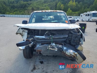 Piąte zdjęcie samochodu w środku: 2004 CHEVROLET SILVERADO K1500 VIN:2GCEK19V041259666 - miniatura