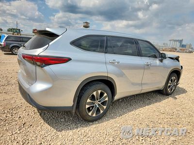 Trzecie zdjęcie samochodu z tyłu: 2021 TOYOTA HIGHLANDER XLE VIN:5TDHZRBH7MS523471 - miniatura
