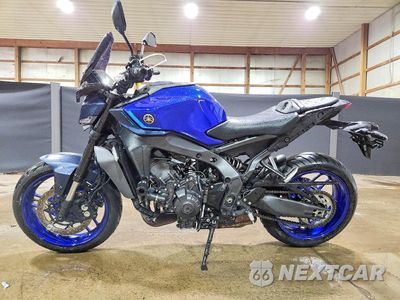 Trzecie zdjęcie samochodu z tyłu: 2024 YAMAHA MT09 VIN:JYARN94E8RA001807 - miniatura