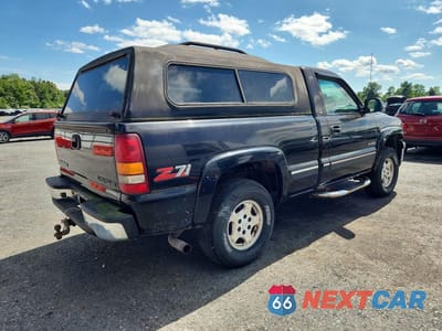 Trzecie zdjęcie samochodu z tyłu: 1999 CHEVROLET SILVERADO K1500 VIN:1GCEK14V1XZ109892 - miniatura