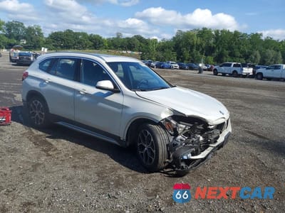Czwarte zdjęcie samochodu z boku: 2021 BMW X1 XDRIVE28I VIN:WBXJG9C04M5S32449 - miniatura