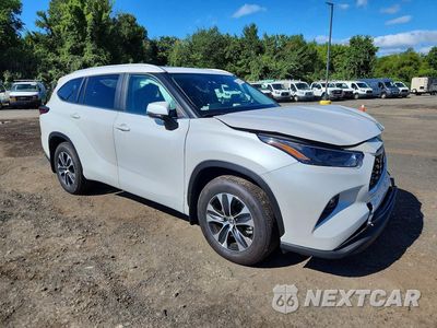 Czwarte zdjęcie samochodu z boku: 2026 TOYOTA HIGHLANDER XLE VIN:5TDKDRBH2TS607314 - miniatura
