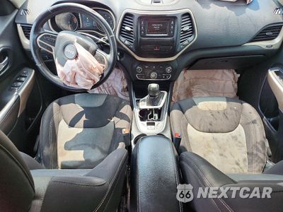 Zdjęcie 8 z 13 samochodu: 2017 JEEP CHEROKEE SPORT VIN:1C4PJLAB3HW616894 - miniatura