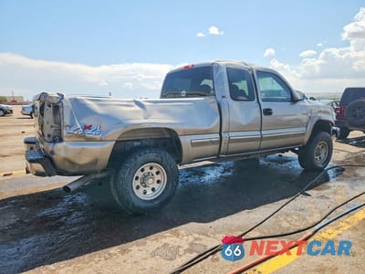 Trzecie zdjęcie samochodu z tyłu: 2001 CHEVROLET SILVERADO K2500 HEAVY DUTY VIN:1GCHK29101E319388 - miniatura