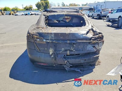 Zdjęcie 6 z 11 samochodu: 2018 TESLA MODEL S VIN:5YJSA1E41JF243066 - miniatura