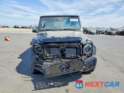 Piąte zdjęcie samochodu w środku: 2025 MERCEDES-BENZ G 580E VIN:W1NWM0AB3SX025735 - miniatura