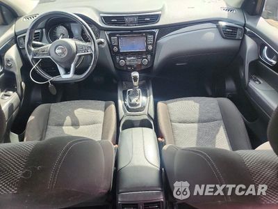 Zdjęcie 8 z 13 samochodu: 2017 NISSAN ROGUE SPORT SV VIN:JN1BJ1CR8HW106892 - miniatura