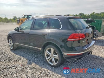 Drugie zdjęcie samochodu z przodu: 2017 VOLKSWAGEN TOUAREG EXECUTIVE VIN:WVGGF7BPXHD003391 - miniatura