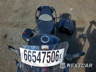 Piąte zdjęcie samochodu w środku: 2019 KAWASAKI ZX1000 W VIN:JKAZXCW12KA021220 - miniatura