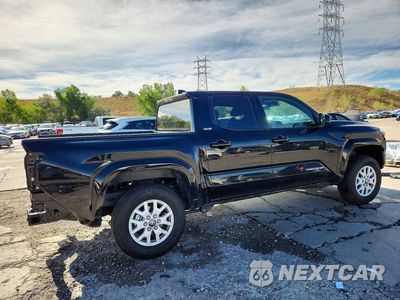 Trzecie zdjęcie samochodu z tyłu: 2026 TOYOTA TACOMA SR5 VIN:3TMLB5JN9TM211438 - miniatura