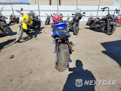 Czwarte zdjęcie samochodu z boku: 2022 YAMAHA YZFR1 VIN:JYARN66Y4NA000654 - miniatura