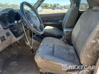 Zdjęcie 7 z 14 samochodu: 2004 NISSAN FRONTIER STANDARD VIN:1N6DD26T94C479104 - miniatura