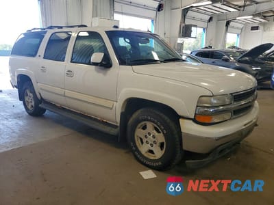 Czwarte zdjęcie samochodu z boku: 2005 CHEVROLET SUBURBAN K1500 VIN:3GNFK16Z85G147466 - miniatura