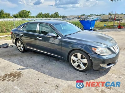 Czwarte zdjęcie samochodu z boku: 2010 LEXUS LS 460L VIN:JTHDL5EF5A5002705 - miniatura