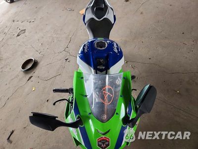 Piąte zdjęcie samochodu w środku: 2024 KAWASAKI ZX1002 L VIN:JKBZXVL12RA013995 - miniatura